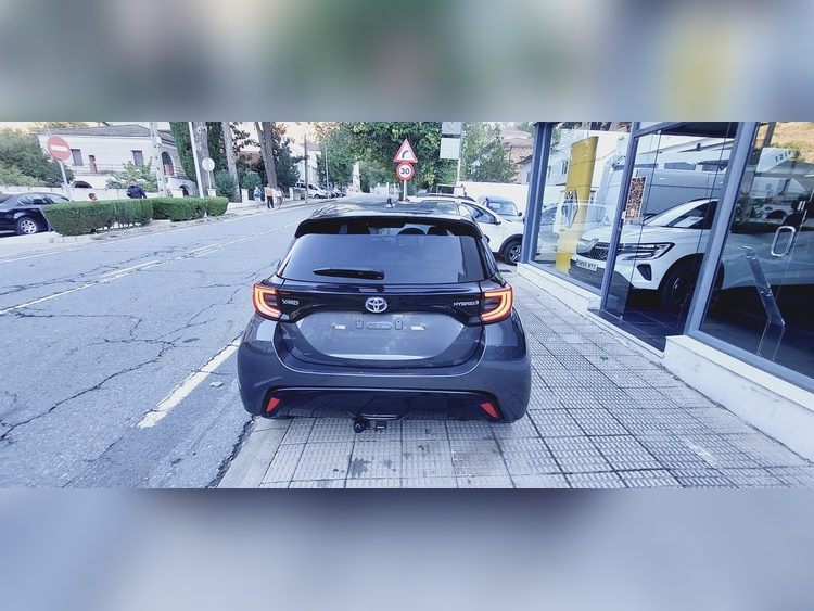 Toyota Yaris 116 cv hyb foto 4